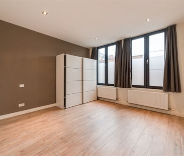 Prachtig afgewerkt, lichtovergoten appartement op TOPlocatie - Photo 2