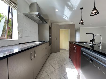 5 Berkshire Terrace, Massey - Photo 4