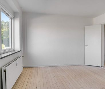 Stor, lys 3-værelses lejlighed - Photo 2