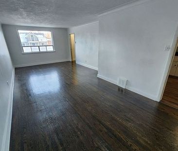 For Lease - 648 Glengrove Avenue, Toronto, Ontario - Photo 2