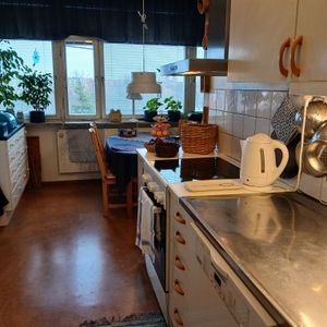 Bredkilsbacken, Solna - Photo 2