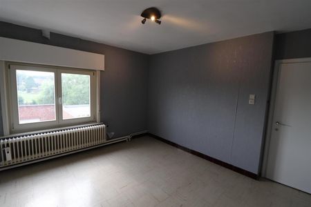 Een ruim woonhuis - halfopen bebouwing - met garage en tuin. - Photo 5