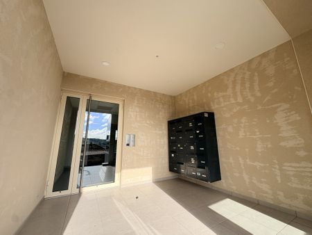 LETRA T3 - 2° ETAGE AVEC ASCENSEUR + CAVE ET 2 PARKINGS - Photo 4