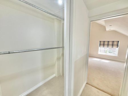 2 bedroom end of terrace house to rent - Photo 5