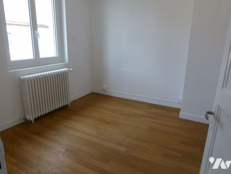 Séjour, salle à manger, cuisine, 3 chambre, salle de bains, chauffage central fuel terrasse, jardin - Photo 2