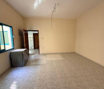 Balcony _ Spacious area _ Prime location view - Photo 1