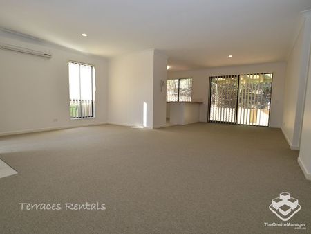 Arundel single storey townhouse with 3 bedroom & 2 bathroom - Photo 3