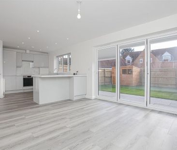 3 bedroom semi-detached house to rent - Photo 4