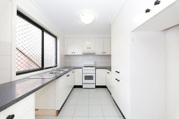 1/69 Holmes Street, Brunswick VIC 3056 - Photo 1