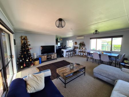 28a Meade Place, Bell Block, New Plymouth - Photo 2