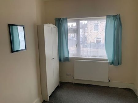 Room in a Shared House, Alfred Road, SE25 - Photo 3