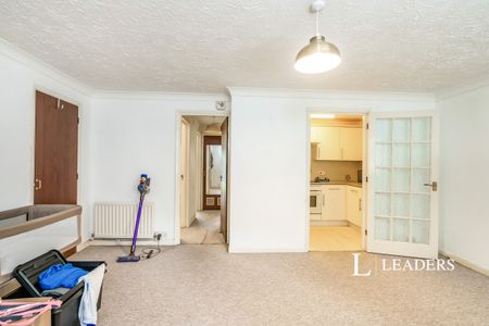 2 bedroom apartment to rent Willow Court, Fishbourne Road East, PO19 - Photo 4