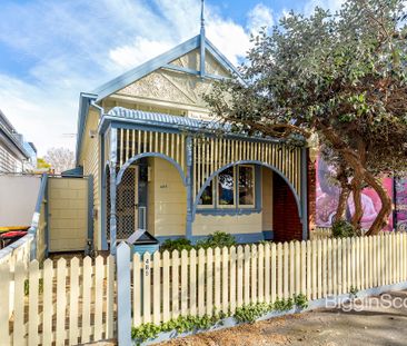 Stylish Fitzroy Living with Tuscan-Inspired Courtyard Charm - Photo 6