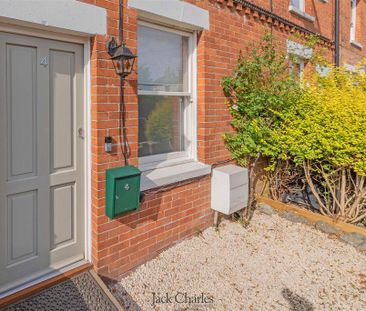 3 bedroom terraced house to rent - Photo 4