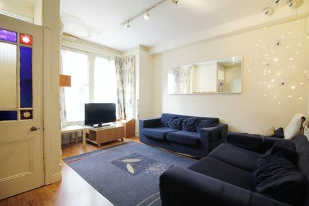 6 bedroom terraced house to rent - Photo 2