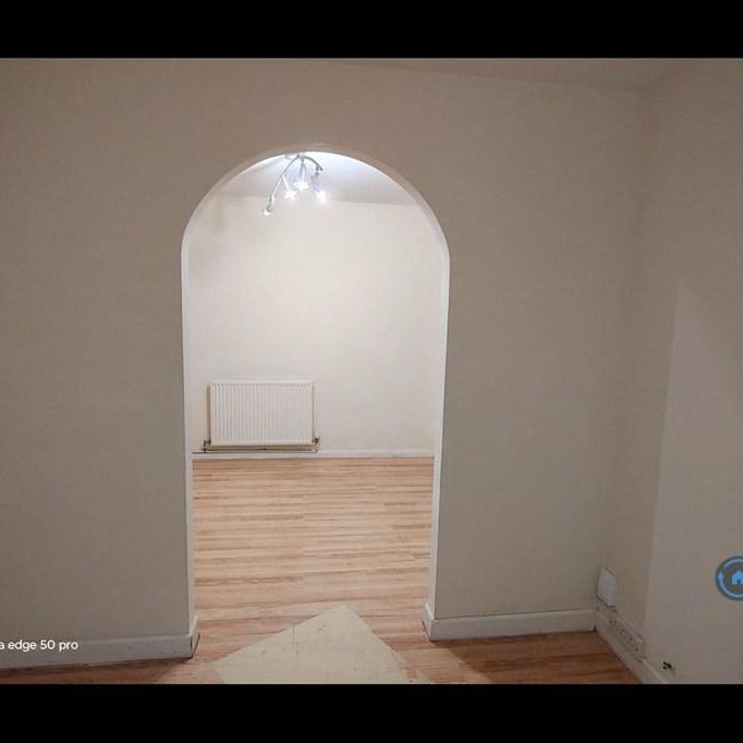 3 bedroom end of terrace house to rent - Photo 1