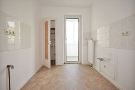 3 Zimmer • verglaster Balkon • Hochparterre • Tageslichtbad mit Wanne • grüner Hausgarten • TOP ! - Photo 4