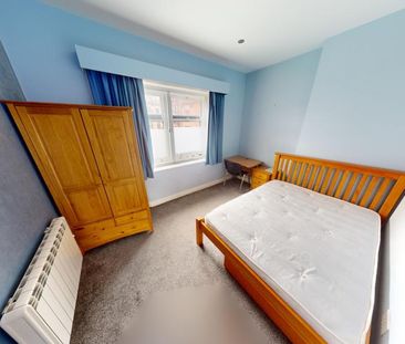6 bedroom townhouse to rent - Photo 2