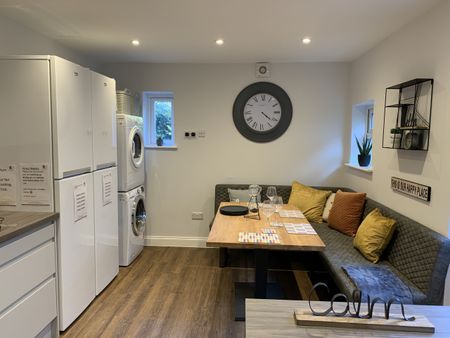 BEDROOM 4 – LARGE DOUBLE ENSUITE - Photo 4