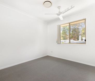 Contemporary 3-Bedroom Townhouse with Ensuite & Courtyard - Photo 5