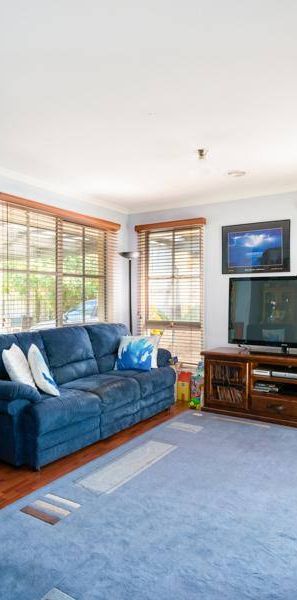 Beautiful Family Home in a Prime Location - Photo 1