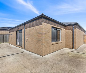 Like New & Ready to call HOME! - Photo 6