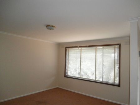 5 MINUTE WALKING DISTANCE TO STATION & SHOPS - Photo 4
