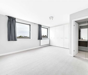 A recently redecorated mid-terrace townhouse, on this quiet road in... - Photo 6