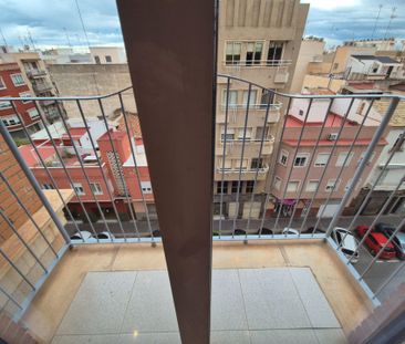 Piso de alquiler en Plaza Crevillente - Antiguos Juzgados - El Asilo - Photo 2