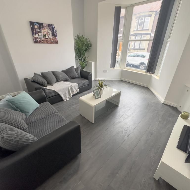 1 bedroom in a house share to rent - Photo 1