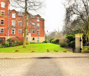 2 bedroom Flat in Flat 21, 45 Cardigan Road - Photo 5