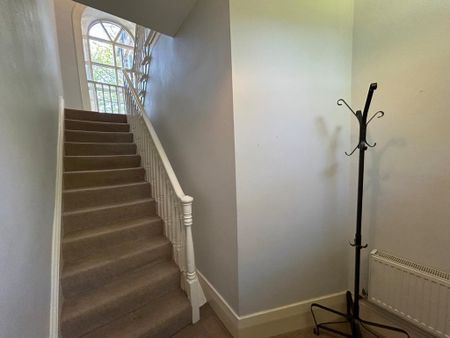 3 bedroom flat to rent - Photo 4
