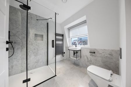 1 Bedroom Apartment, Shaftesbury Avenue, Soho, W1D - Photo 3