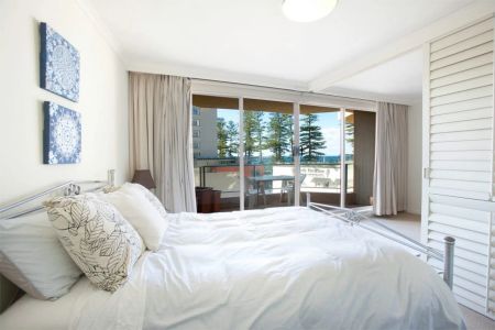 One-Bedroom Unit with Views of Manly Beach - Photo 2