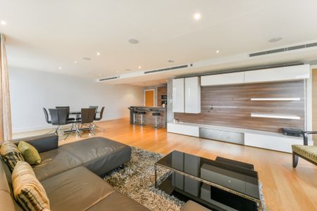 Imperial Wharf, SW6, London - Photo 3