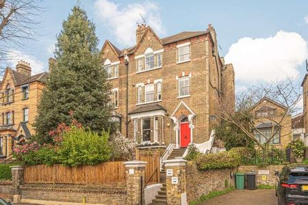 Lyndhurst Road, Hampstead, NW3 - Photo 2