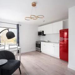 1 room apartment of 61m² in Montreal - Photo 2