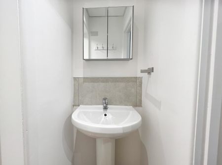 Studio to rent - Photo 5