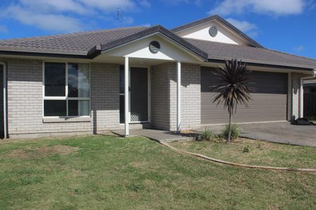 Large 3 Brm Unit - Photo 2