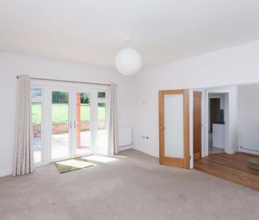 4 Bedroom House - Detached - Photo 6