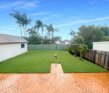 Spacious Family Home - Photo 6