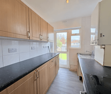 3 bedroom semi-detached house to rent - Photo 6