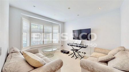 4 bedroom semi-detached house to rent - Photo 4