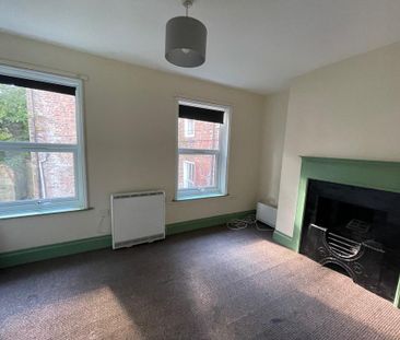 3 bedroom flat to rent - Photo 2