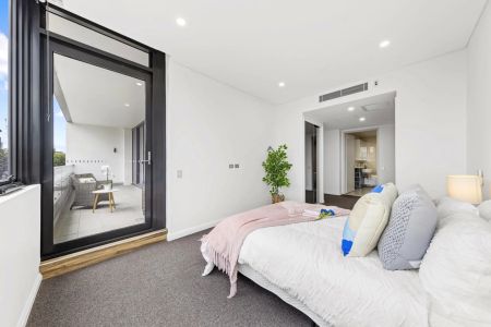 Extra Study Space | Modern Home - Photo 4