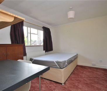 Blackwell Avenue, Guildford, Surrey, GU2 8LU - Photo 6
