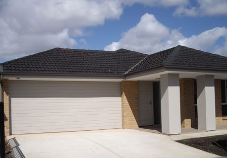 Modern 3 Bedroom Property in Smithfield Plains - Photo 5