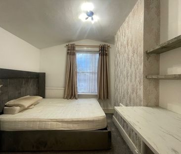 Room in a Shared House, Dagnall Park, SE25 - Photo 1