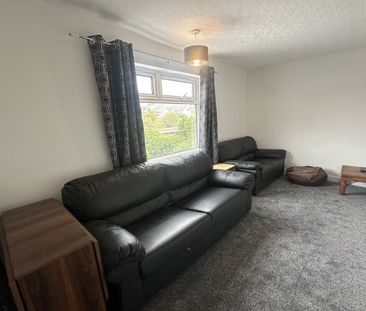 Queens Road, Beeston, NG9 - Photo 1