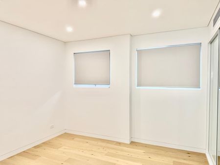 Brand New Luxury Double Storey Home - Photo 4